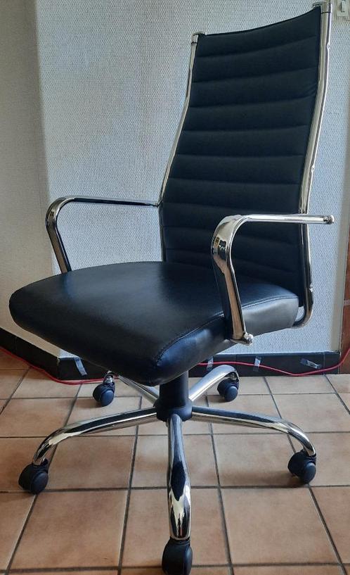 2 stijlvolle bureaustoelen, Huis en Inrichting, Bureaustoelen, Zo goed als nieuw, Bureaustoel, Zwart, Ergonomisch, Gaming bureaustoel