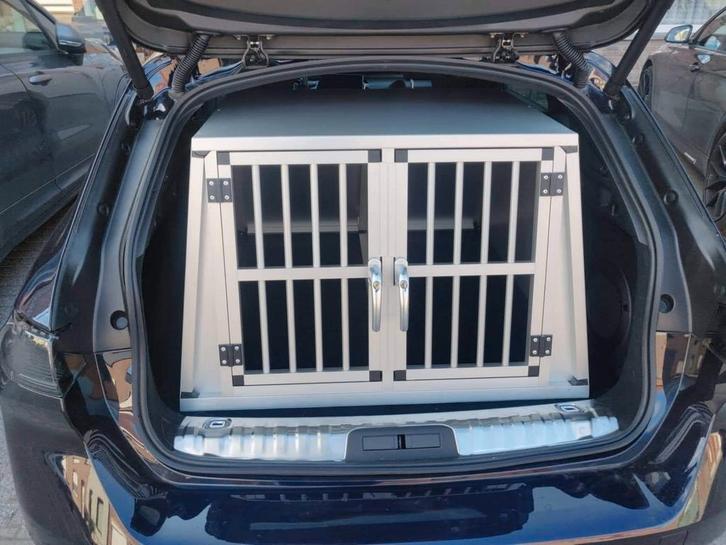 Autobench Peugeot 508 SW, Animaux & Accessoires, Maisons pour chiens, Comme neuf, Chenil chien, 65 à 100 cm, 75 à 110 cm, Enlèvement