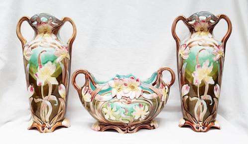 Driedelig Art Nouveau garnituur., Antiek en Kunst, Antiek | Keramiek en Aardewerk, Ophalen of Verzenden