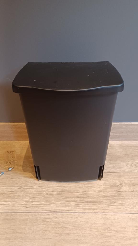 Brabantia deur vuilbakje, Huis en Inrichting, Woonaccessoires | Prullenbakken, Zo goed als nieuw, Kunststof, Minder dan 50 cm