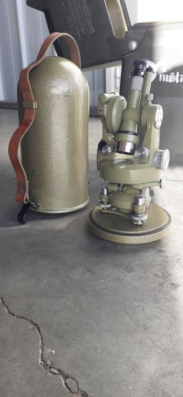 350€ WILD theodoliet + level in zeer goede staat 70' beschikbaar voor biedingen