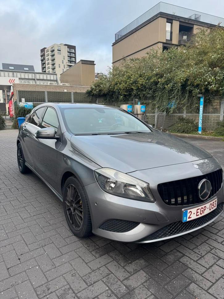mercedes classe a180 essence, Autos, Mercedes-Benz, Particulier, Classe A, Essence, Euro 6, Argent ou Gris, Noir, Enlèvement