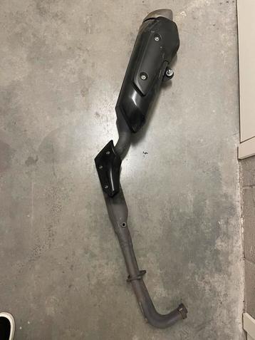 Uitlaat TMAX 530 beschikbaar voor biedingen