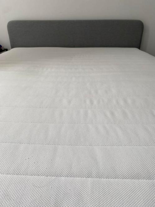Volledig bed - Lattenbodem en matras, Huis en Inrichting, Slaapkamer | Bedden, Gebruikt, Tweepersoons, 160 cm, 200 cm, Overige materialen