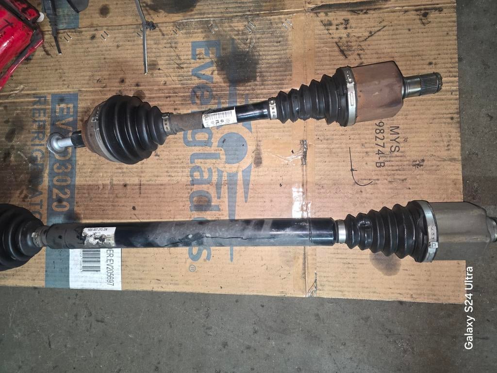 Aandrijfas vw golf 8 2.0 GTD    DTU, Auto-onderdelen, Transmissie en Toebehoren, Ophalen of Verzenden