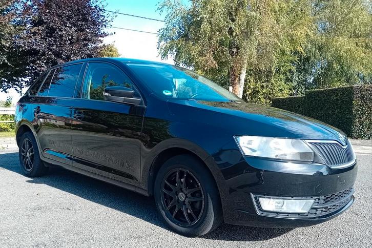 Très belle Skoda Rapid 1.4 tdi Euro 6 // boîte AUTOMATIQUE, Auto's, Skoda, Particulier, Rapid, ABS, Airbags, Airconditioning, Bluetooth