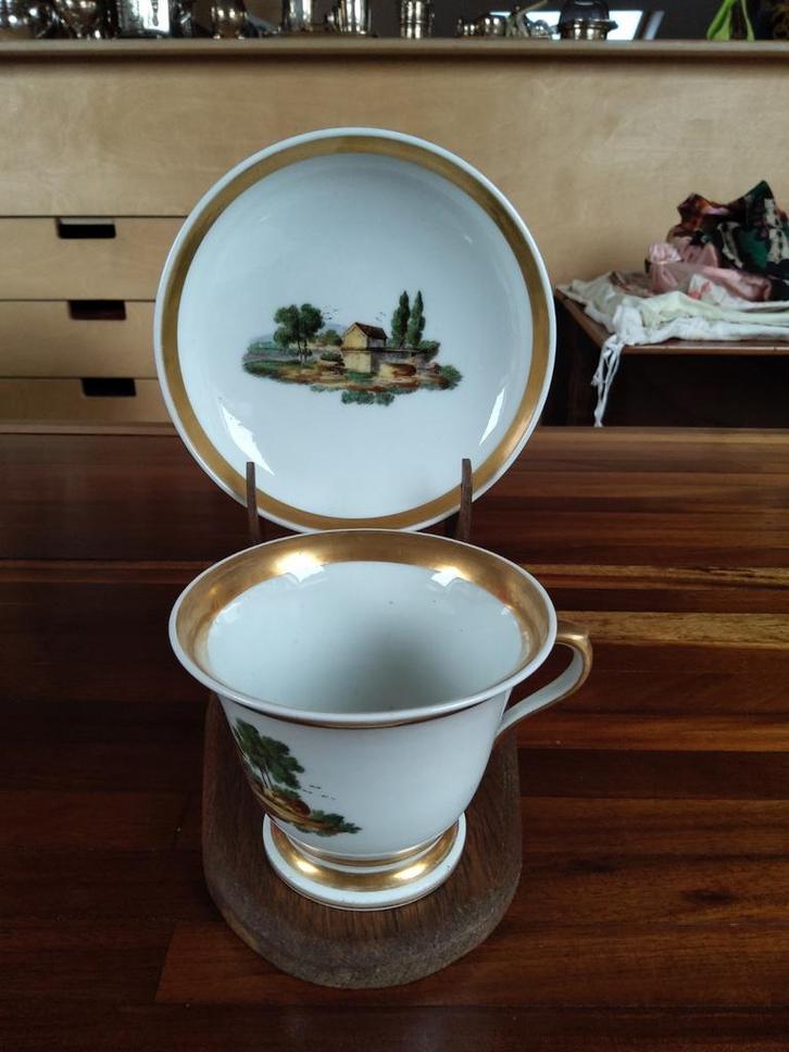 Landschapsdecor van oude porseleinen chocoladebeker uit Pari, Antiek en Kunst, Antiek | Servies los, Ophalen of Verzenden