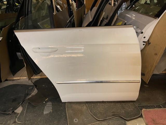 PORTIER RECHTS ACHTER LC9A Volkswagen CC (358), Gebruikt, Achter, De Bloemendaal 21 21
5221 EB  'S HERTOGENBOSCH, NL, Info@123Parts.nl