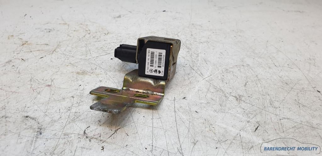 ESP YAW sensor Mercedes SLK R170 Ml W163 C-klasse 1635420618, Auto-onderdelen, Gebruikt, Mercedes-Benz AG, Mercedes-Benz, Mercedesstrasse 120
70372  Stuttgart, DE