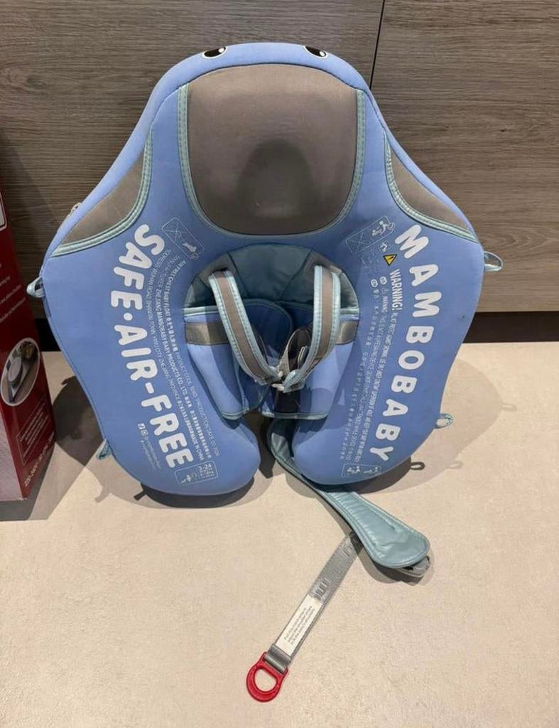 Boué bébé avec parasol et siege de securité, Enfants & Bébés, Enlèvement, Comme neuf