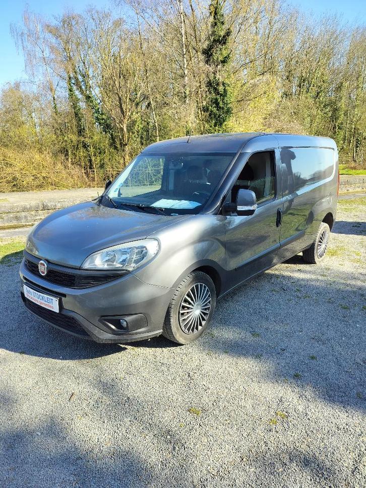 Fiat DOBLO, Auto's, Bestelwagens en Lichte vracht, Bedrijf, Te koop, Fiat, Diesel, Euro 5, 5 deurs, Handgeschakeld, Zilver of Grijs