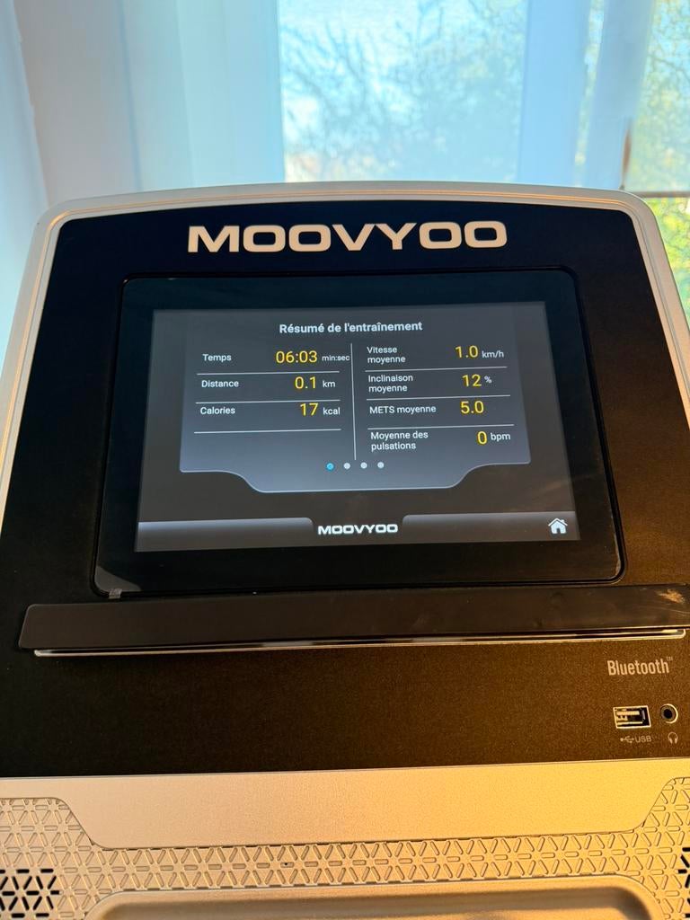 Tapis de course Motorisé MOOVYOO – Écran tactile & Bluetooth, Sports & Fitness, Enlèvement, Neuf