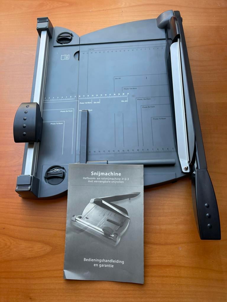Machine de découpe de papier, Divers, Accessoires de bureau, Enlèvement, Comme neuf