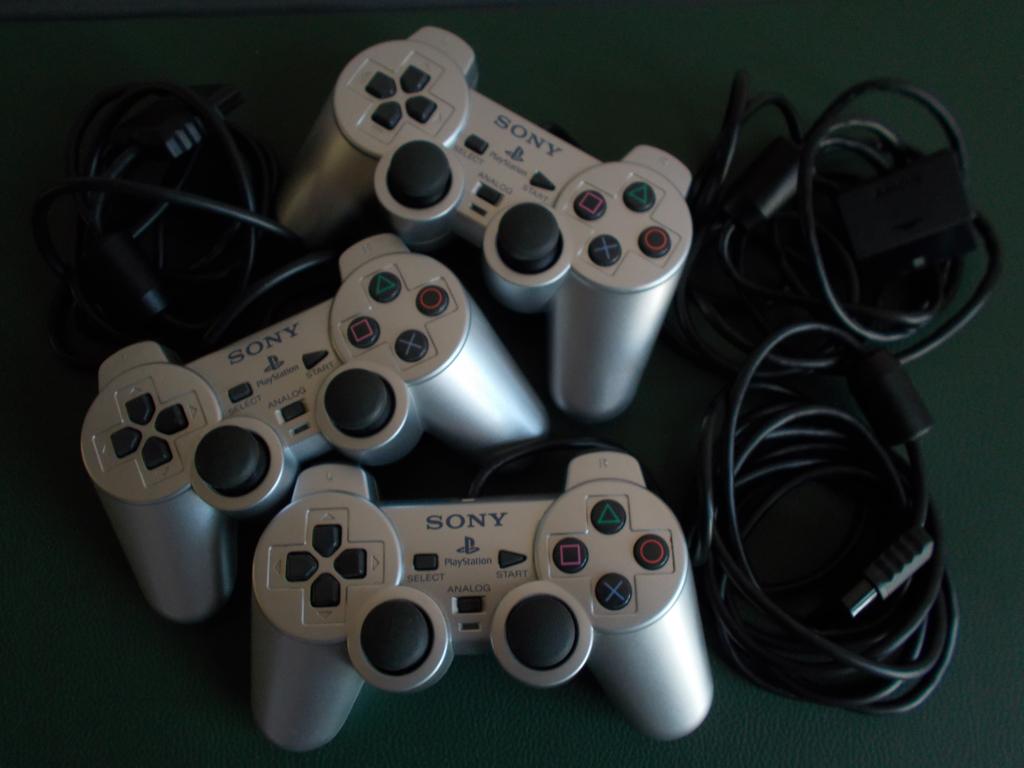 Playstation 2  controllers  silver, Games en Spelcomputers, Ophalen, Zo goed als nieuw, PlayStation 2