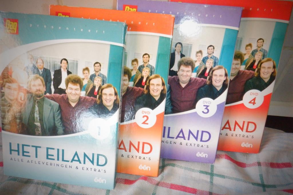 DVD Reeks Het Eiland Volledig ( 4 DVD'S), CD & DVD, DVD | Comédie, Tous les âges, Enlèvement ou Envoi, Comme neuf, Comédie d'action