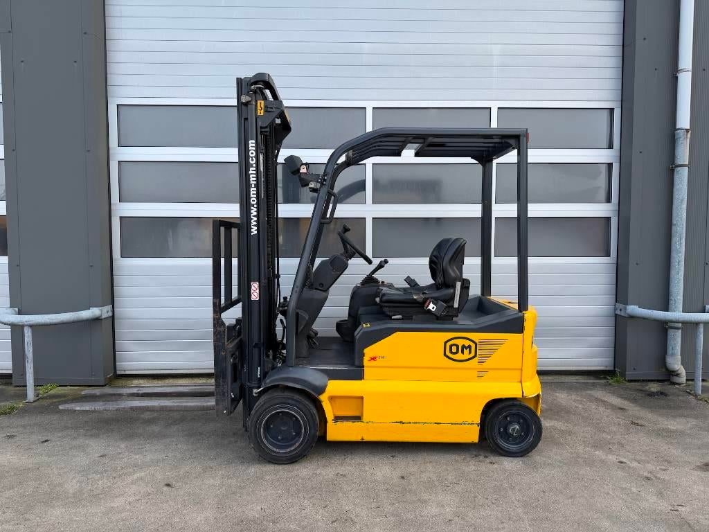OM XE18AC 1.8 ton elektrische heftruck 1800kg triplex, Articles professionnels, Machines & Construction | Chariots élévateurs & Transport interne