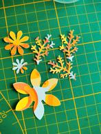 lot stansjes scrap bloempjes hartjes vlinders - 14 foto's -, Enlèvement ou Envoi, Neuf, Scrap