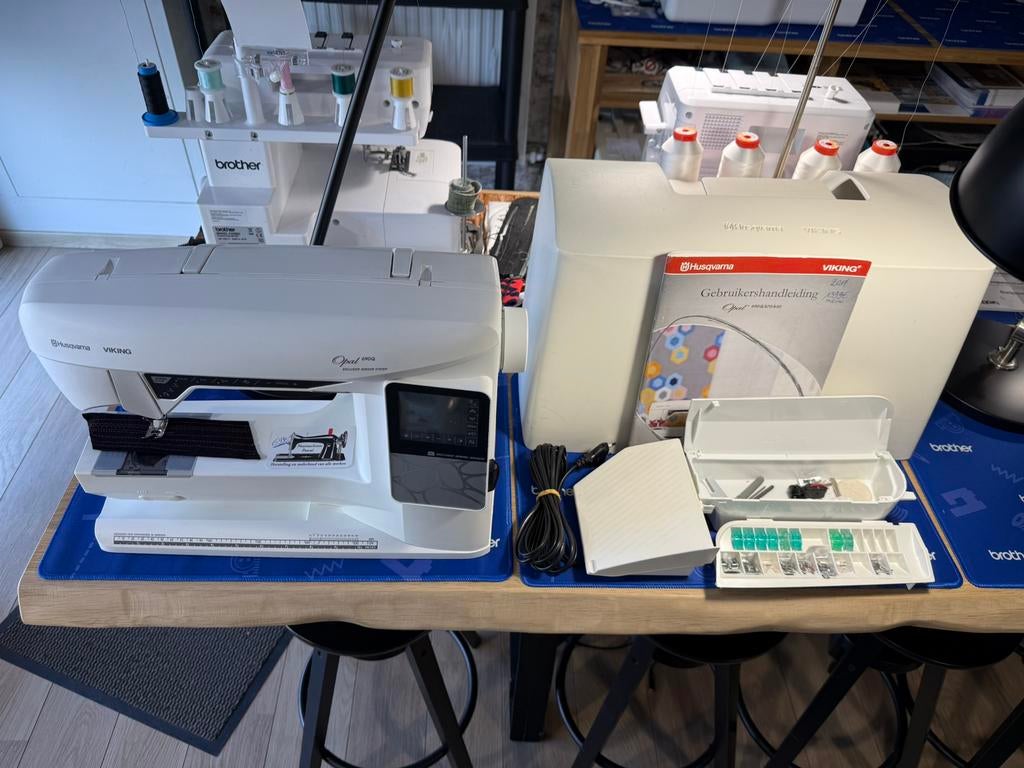 Husqvarna Opal 690Q naaimachine, Hobby en Vrije tijd, Naaimachines en Toebehoren, Zo goed als nieuw, Naaimachine, Husqvarna, Ophalen