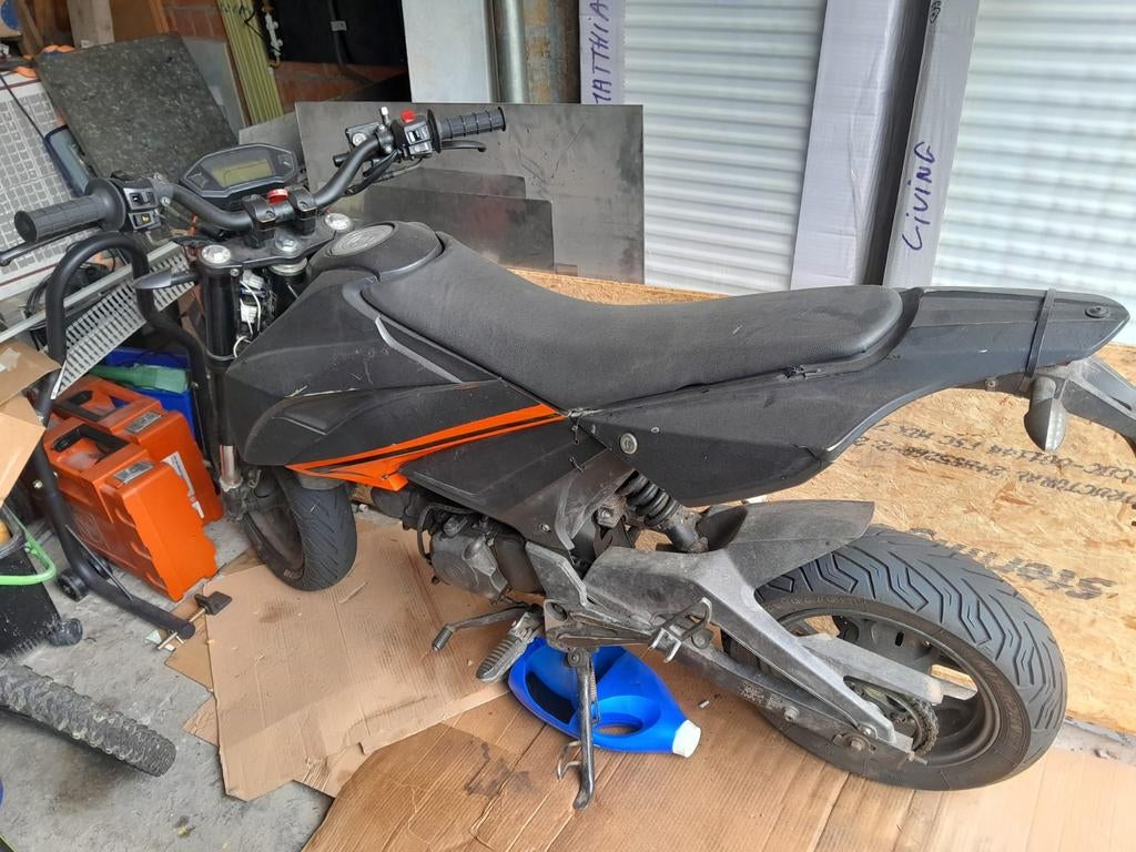 GERESERVEERD    --  MOTRAC M5 - 45 km/h - PROJECT/OPKNAPPER, Fietsen en Brommers, Brommers | Overige merken, Ophalen