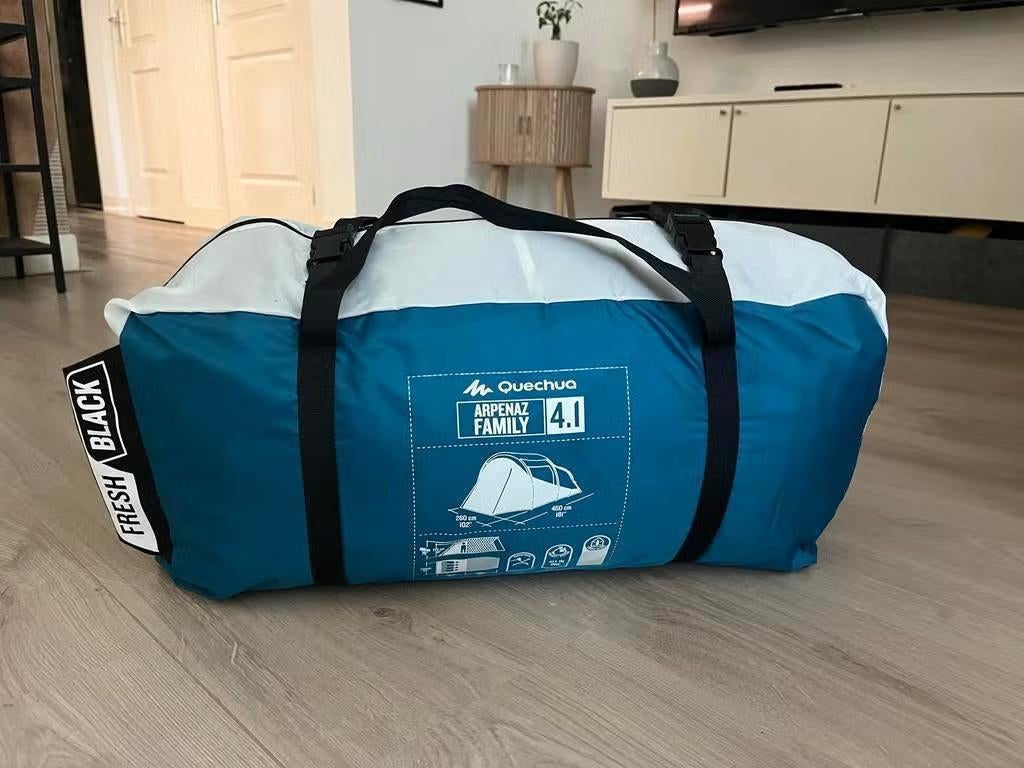 Quechua Arpenaz Family 4.1 – familietent/tent, Caravans en Kamperen, Ophalen of Verzenden, Zo goed als nieuw, Tot en met 3