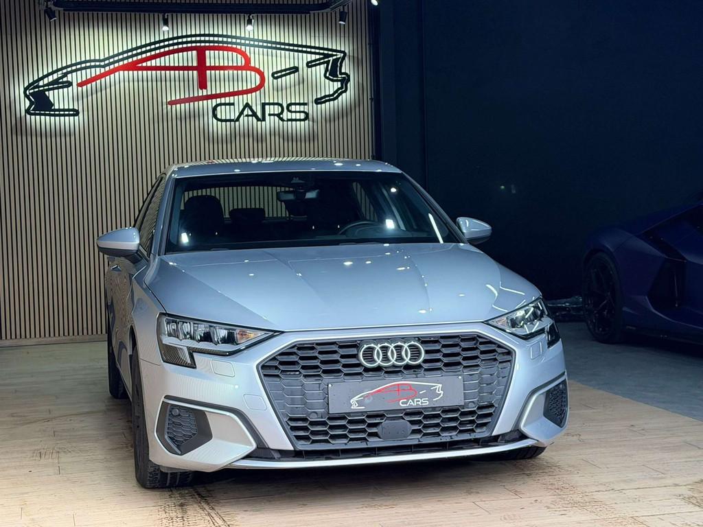 Audi A3 30TFSI * SPORT * GARANTIE 12 MOIS * BOITE AUTO, Autos, Argent ou Gris, Achat, Euro 6, Entreprise