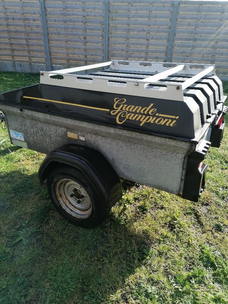 Aanhangwagen, Enlèvement, Utilisé