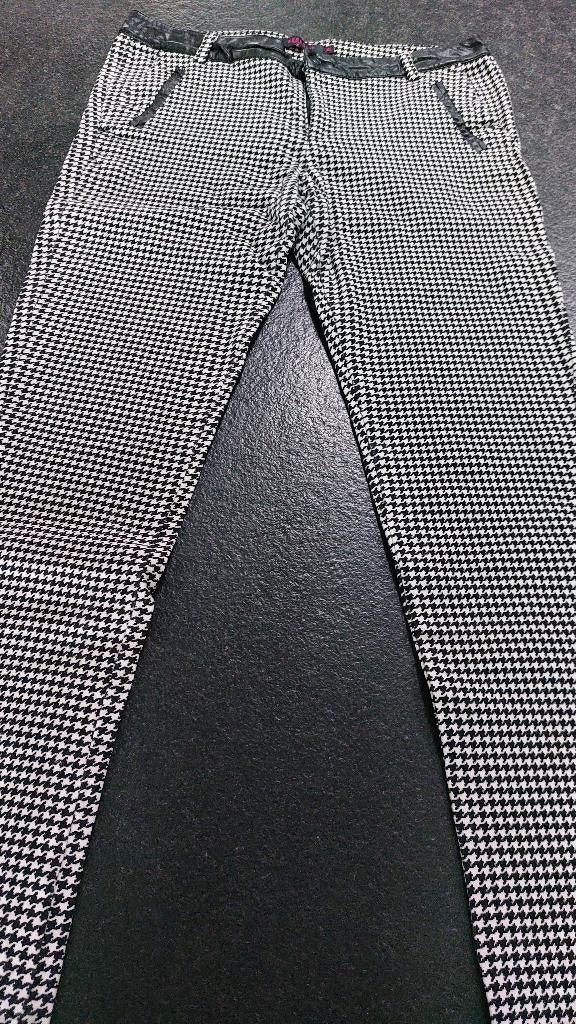 Pantalon d'été noir pour femme, Taille 38/40 (M), Porté, Noir, Enlèvement