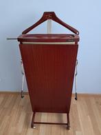 Valet de chambre électrique Windsor Pressomatic, Vêtements | Femmes, Portants à vêtements, Enlèvement, Avec roues, Utilisé