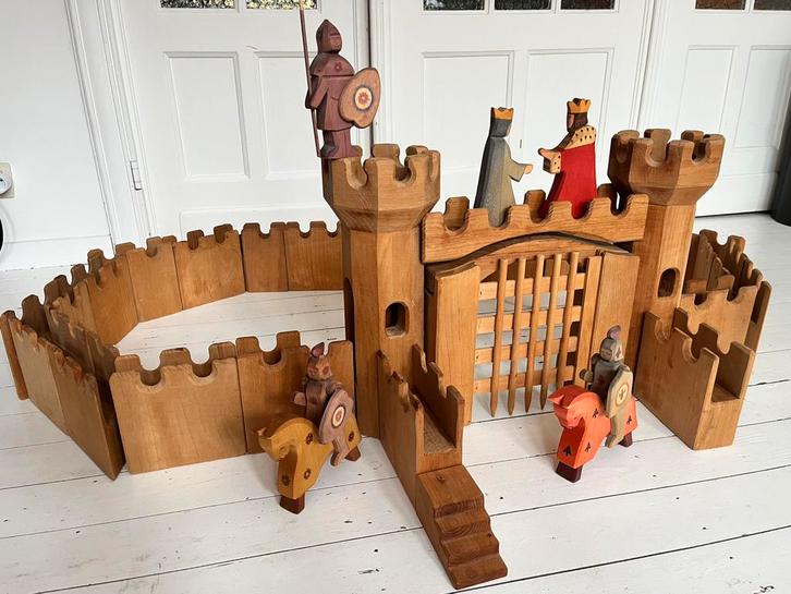 Chateau ostheimer waldorf, Enfants & Bébés, Jouets | Blocs de construction, Comme neuf, Enlèvement