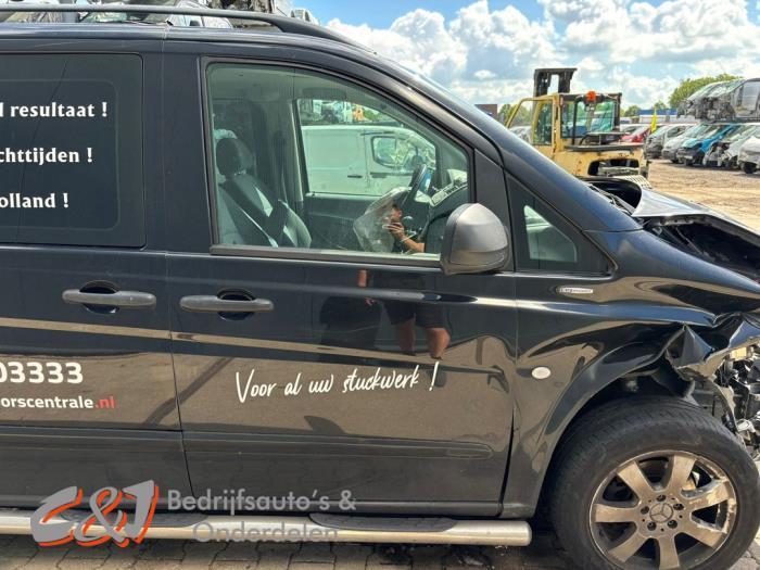 Portier 2Deurs rechts van een Mercedes Vito, Auto-onderdelen, Carrosserie, Deur, Mercedes-Benz, Gebruikt, 3 maanden garantie, Ophalen of Verzenden