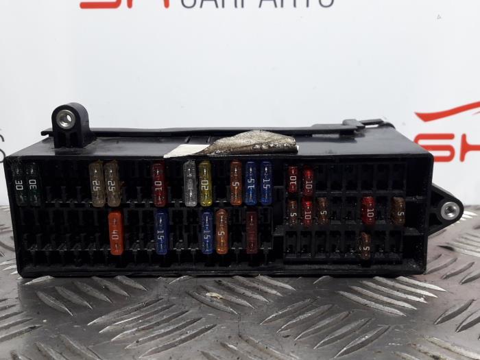 Boîte à fusibles d'un Volkswagen Touran, Autos : Pièces & Accessoires, Volkswagen, -, Utilisé, -