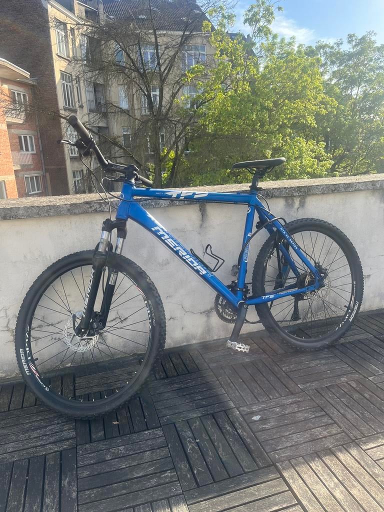 Velo VTT Merida TFS 500 mta XC series bleu, Fietsen en Brommers, Fietsen | Mountainbikes en ATB, Ophalen, Zo goed als nieuw, Merida