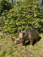 Beeld Neushoorn, vijver, zwembad , tuin 100 cm, Ophalen, Nieuw, Kunststof, Dierenbeeld