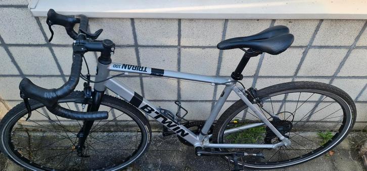 Joli vélo de sport BTWIN en carbone pour 100€ ! Il faut y al, Vélos & Vélomoteurs, Vélos | Hommes | Vélos de sport & Vélo de randonnée