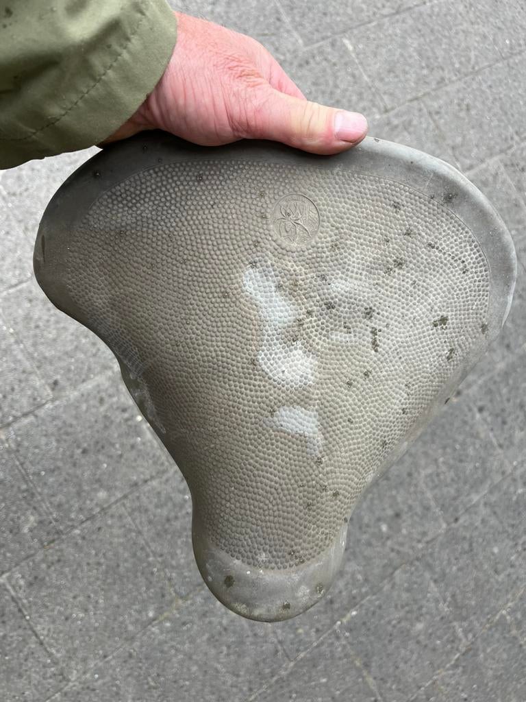 Wittkop rubberen zweefzadel, Fietsen en Brommers, Brommeronderdelen | Oldtimers, Ophalen, Zo goed als nieuw