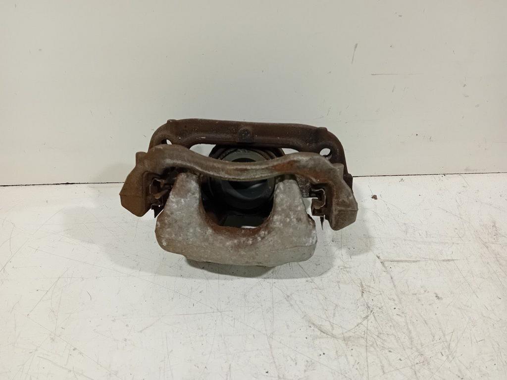 Remklauw links voor BMW i3, Onderdelen@venauto.nl, Van der Ven Autorecycling B.V., Gebruikt, Ettenseweg 76, 4706 PB Roosendaal, The Netherlands