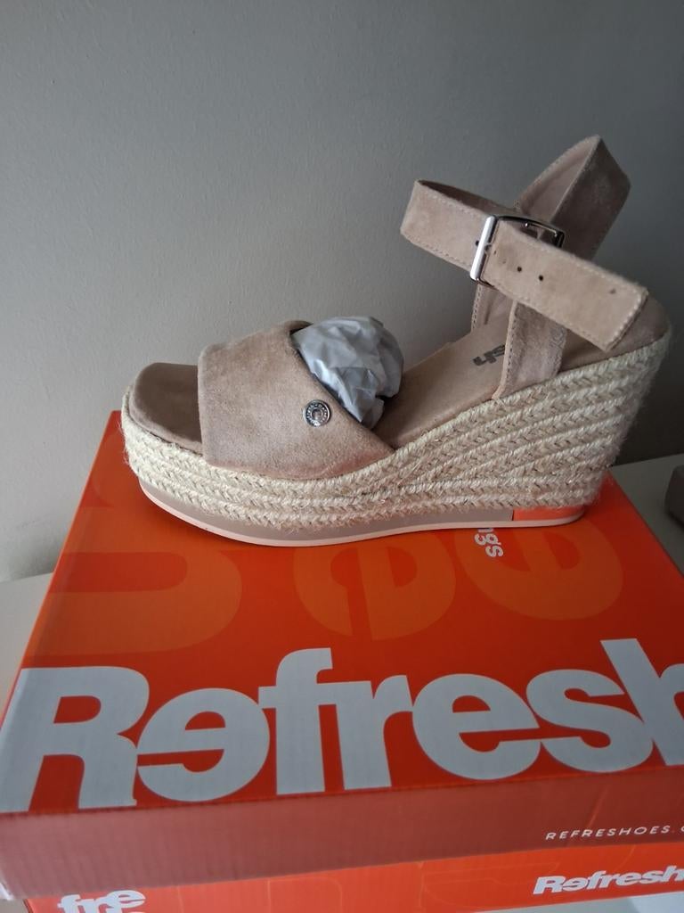 Nieuwe Refresh sandalen p38