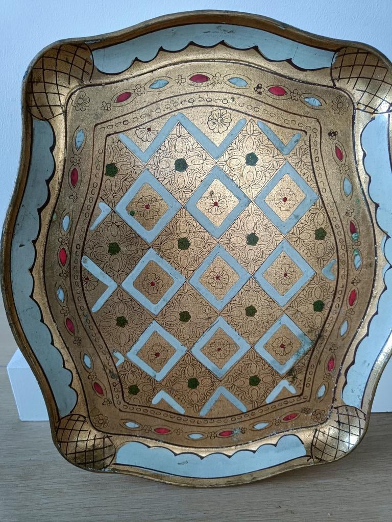 Dienblad Florentijns, Ophalen