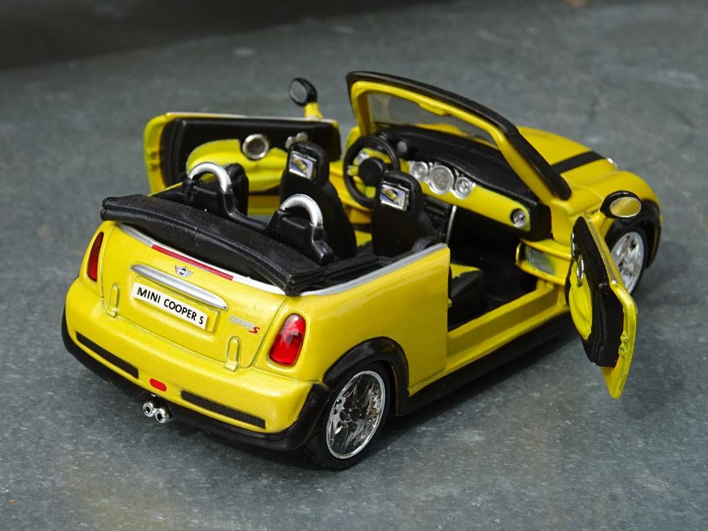 2008 MINI Coooper S Cabrio - 1/32, Hobby & Loisirs créatifs, Voitures miniatures | 1:32, Enlèvement ou Envoi, Comme neuf, Voiture