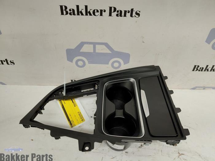 Porte-gobelet d'un BMW 3-Serie, -, -, 3 mois de garantie, Utilisé
