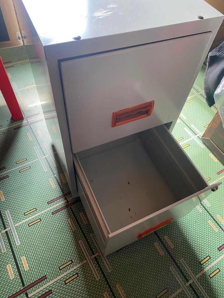 Casier de bureau en fer, Ophalen, Zo goed als nieuw