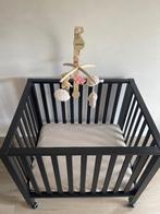 Babypark zwart met toebehoren + muziekmobiel, Ophalen, Zo goed als nieuw, Rechthoekig, In hoogte verstelbaar