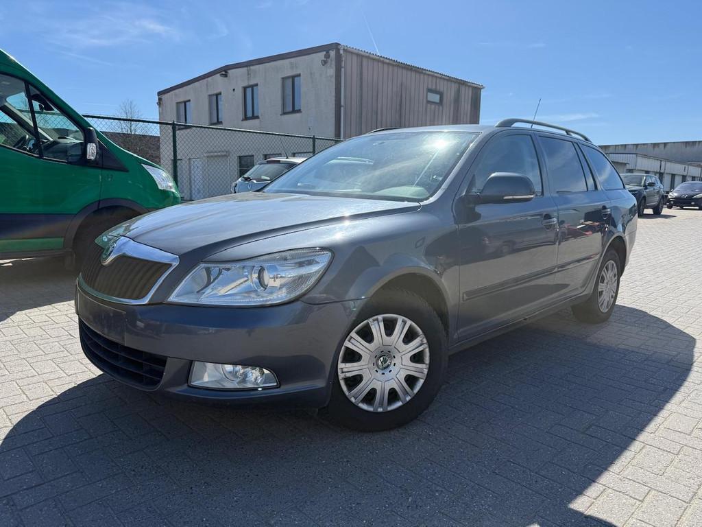 Skoda Octavia Combi 1.6 TDI Airco ONLY EXPORT, Auto's, Skoda, Voorwielaandrijving, 105 pk, 4 cilinders, Bedrijf