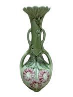 Art Nouveau keramische vaas bloemen in reliëf., Ophalen of Verzenden