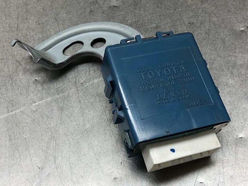 DIVERS RELAIS Toyota Yaris (P1) (|859800D050|), Autos : Pièces & Accessoires, Électronique & Câbles, Toyota, Utilisé