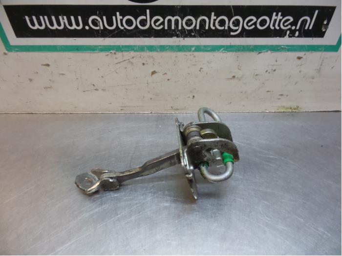 Deurvanger 4Deurs links-achter van een Lancia Musa, Auto-onderdelen, Carrosserie, Lancia, Gebruikt, Ophalen of Verzenden