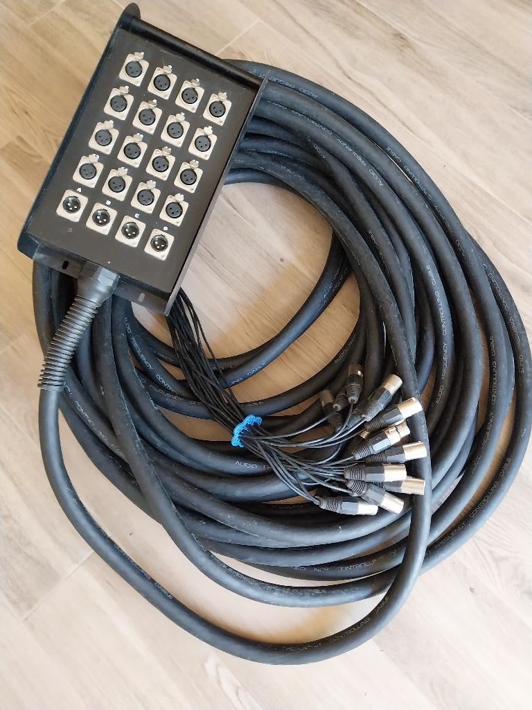 Podiumlichtbak 16x4 30m kabel, Muziek en Instrumenten, Ophalen, Gebruikt