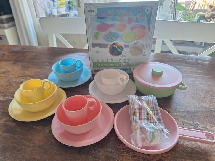 Ensemble de 27 ustensiles de cuisine pastel KidKraft, Enfants & Bébés, Jouets | Jouer aux cuisines, Enlèvement ou Envoi