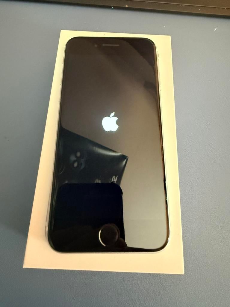 Iphone se 2022, Télécoms, Téléphonie mobile | Apple iPhone, Enlèvement, Comme neuf, IPhone SE (2022)