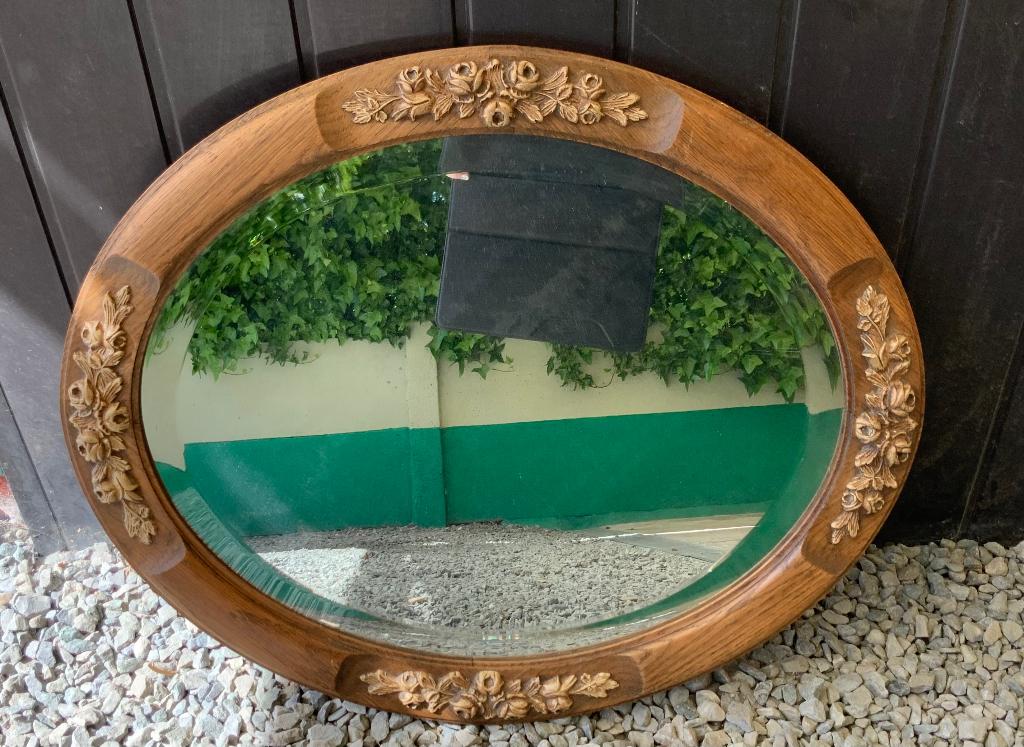 Antieke ovale spiegel, Enlèvement